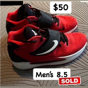 SOLD
🏀 MEN’s Nike Red and Black basketball shoes